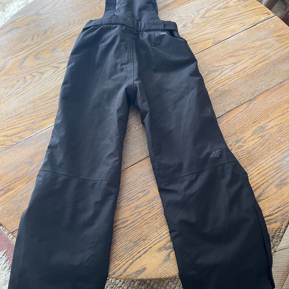4F NEO DRY 10,000 black suspender snow pant/Girls 140 (10/11) exc condition